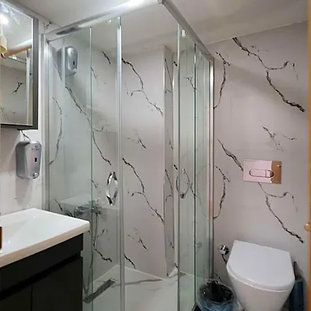 Ozbek Hotel 3*